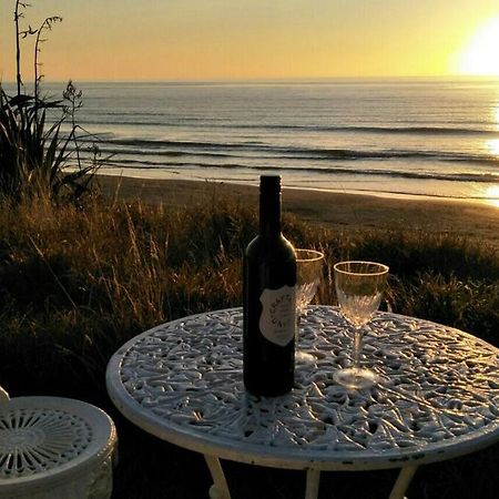 Beachfront Bliss Paraparaumu Exterior photo