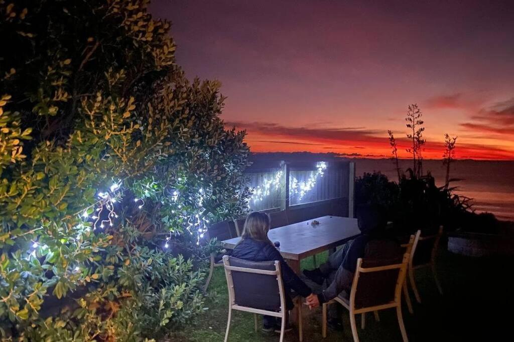 Beachfront Bliss Paraparaumu Exterior photo