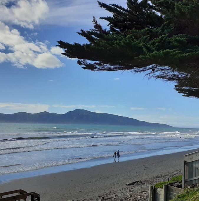 Beachfront Bliss Paraparaumu Exterior photo