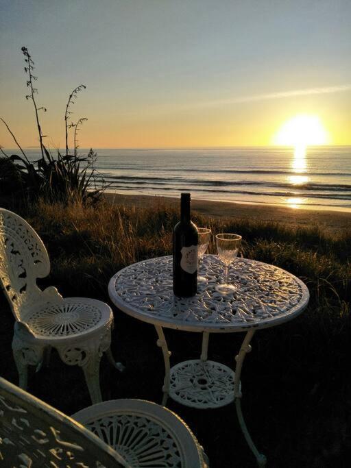 Beachfront Bliss Paraparaumu Exterior photo