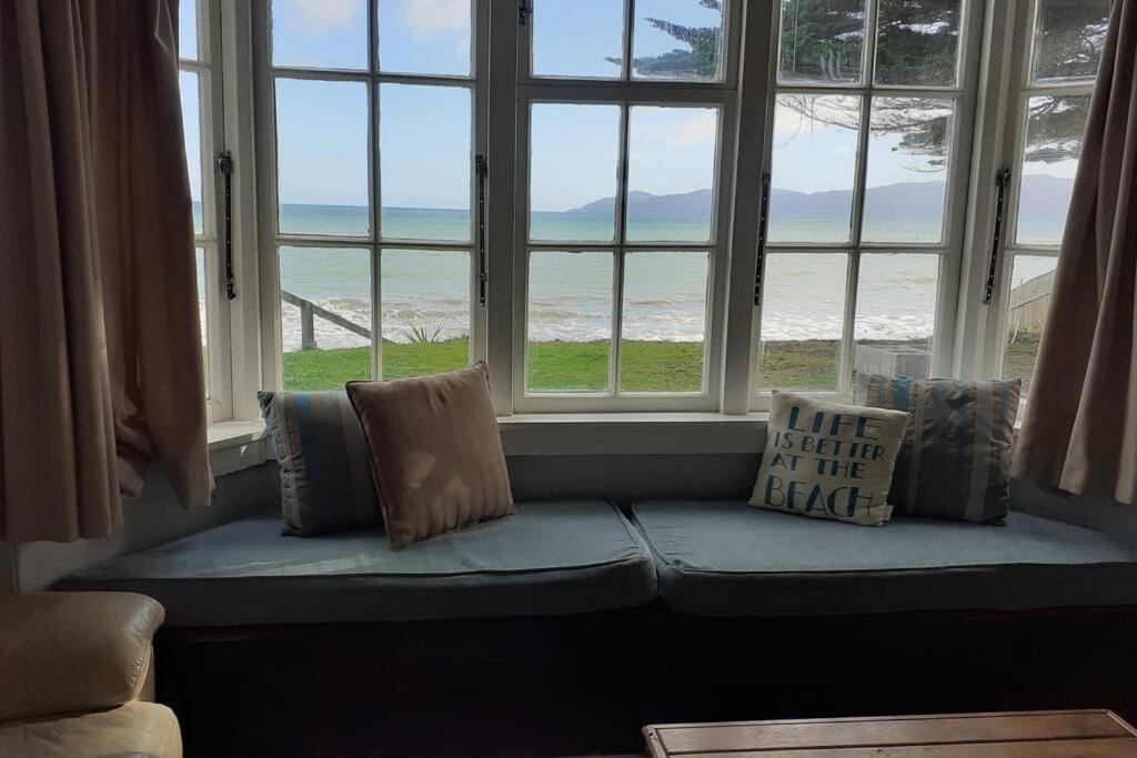 Beachfront Bliss Paraparaumu Exterior photo