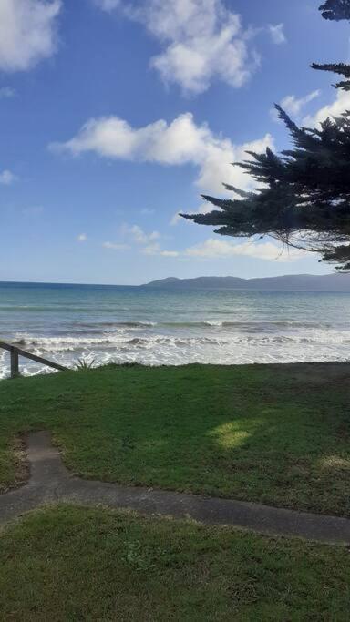 Beachfront Bliss Paraparaumu Exterior photo