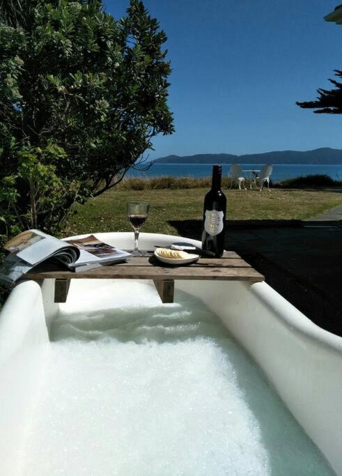 Beachfront Bliss Paraparaumu Exterior photo