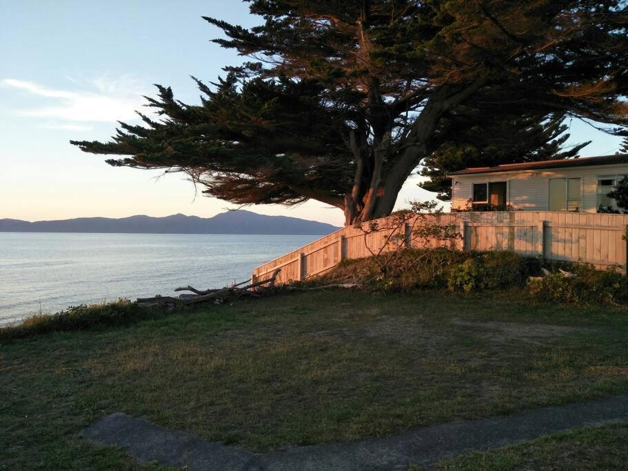 Beachfront Bliss Paraparaumu Exterior photo